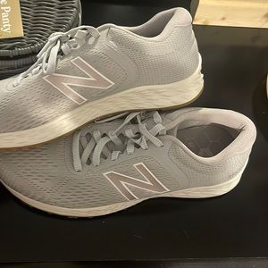 Womens new balances sneakers